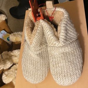 Women’s deluxe by dear foams winter indoor shoes for warm feet, no sweat comfort